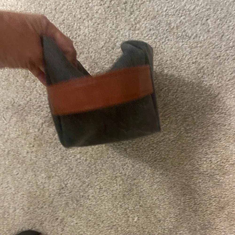 Toiletry Bags - Picture 4 of 6